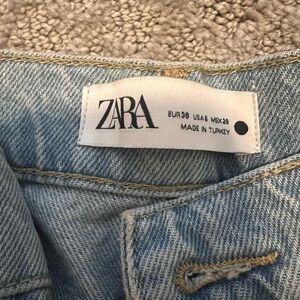 Zara Women's Denim Jeans in Light Blue